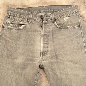 ✨light grey denim Levi’s jeans✨